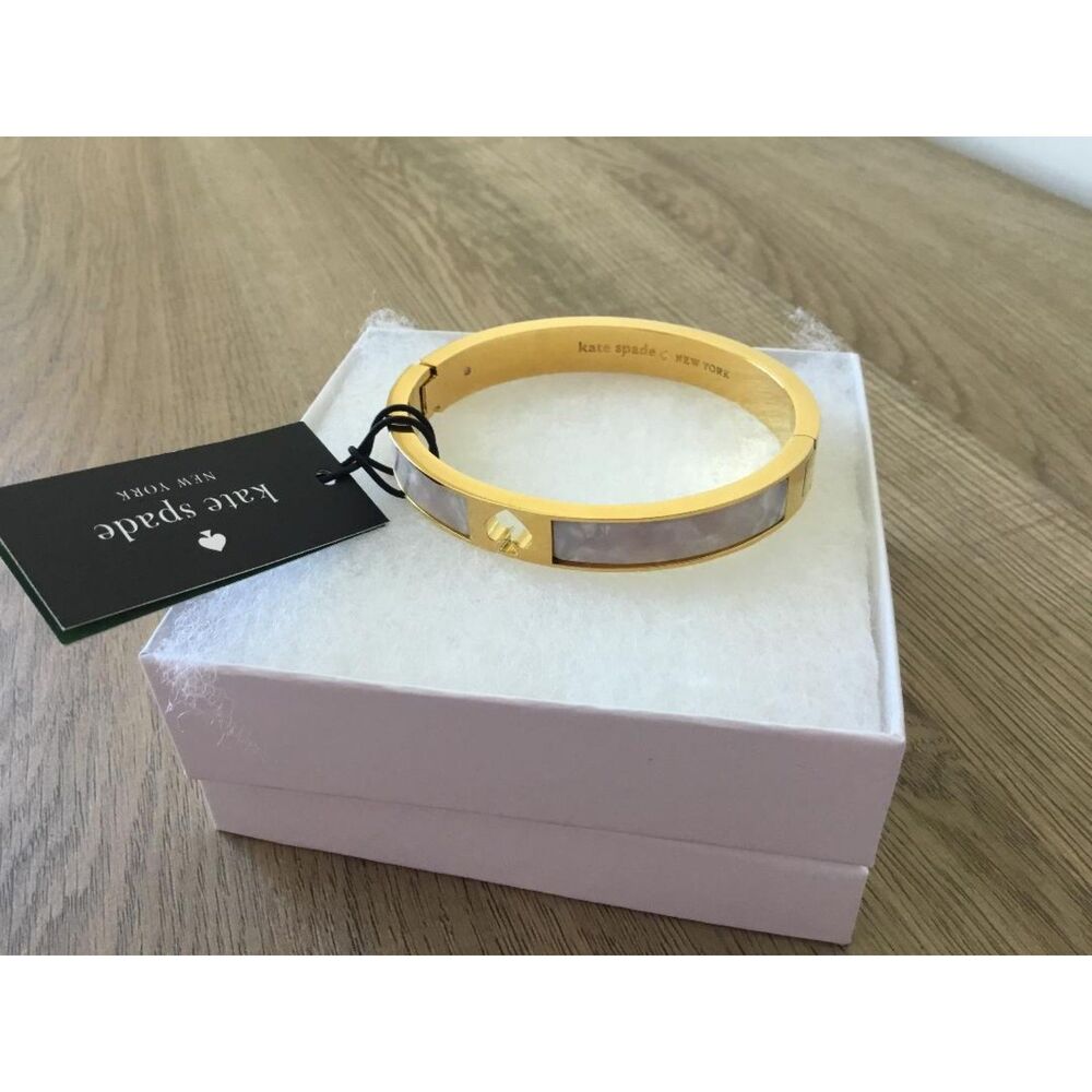 Kate Spade Hole Punch Spade Hinge Bangle Bracelet NWT $99 - Picture 3 of 4